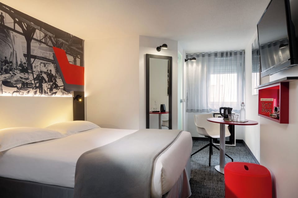 Classic Double Room | Premium bedding, minibar, in-room safe, desk