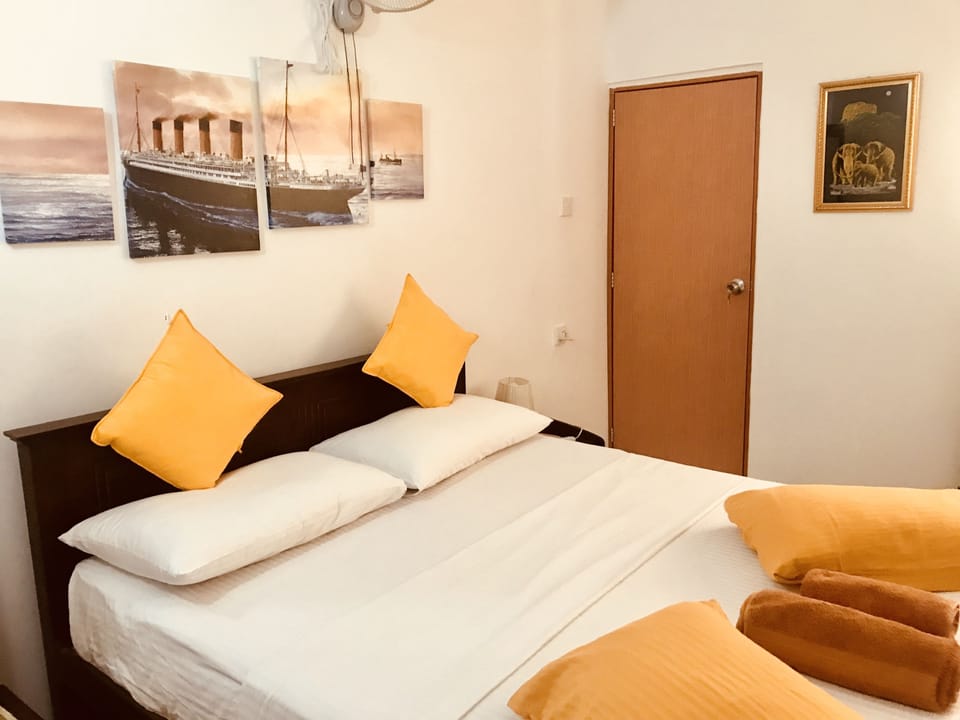 Standard Double Room | In-room safe, soundproofing, iron/ironing board, free WiFi