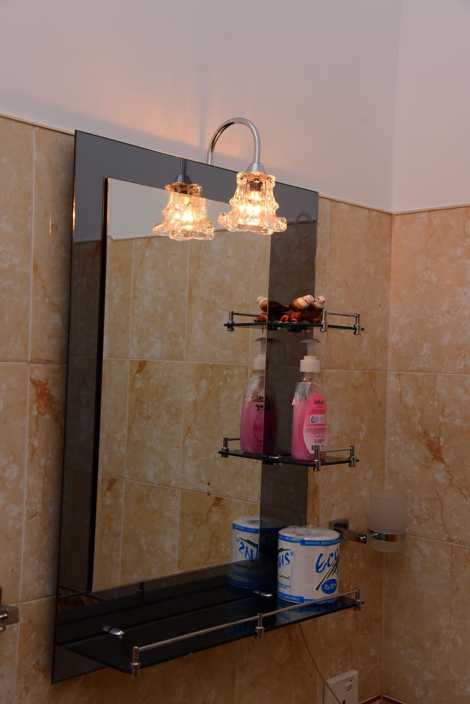 Luxury Double Room, 1 King Bed, Garden View | Bathroom | Shower, free toiletries, hair dryer, slippers