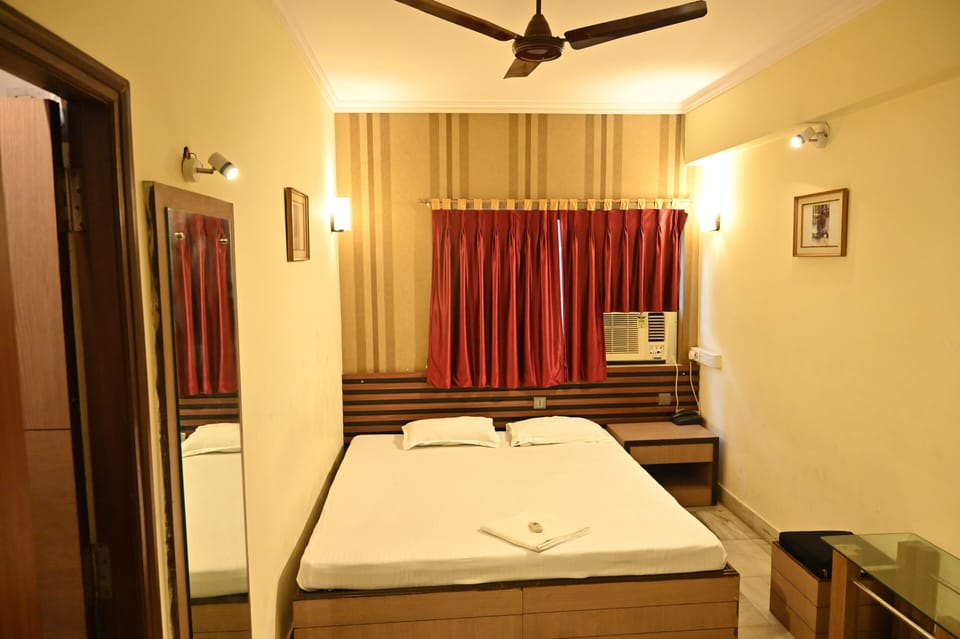 Standard Room | Free rollaway beds, free WiFi, bed sheets