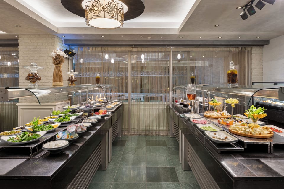 Daily buffet breakfast for a fee