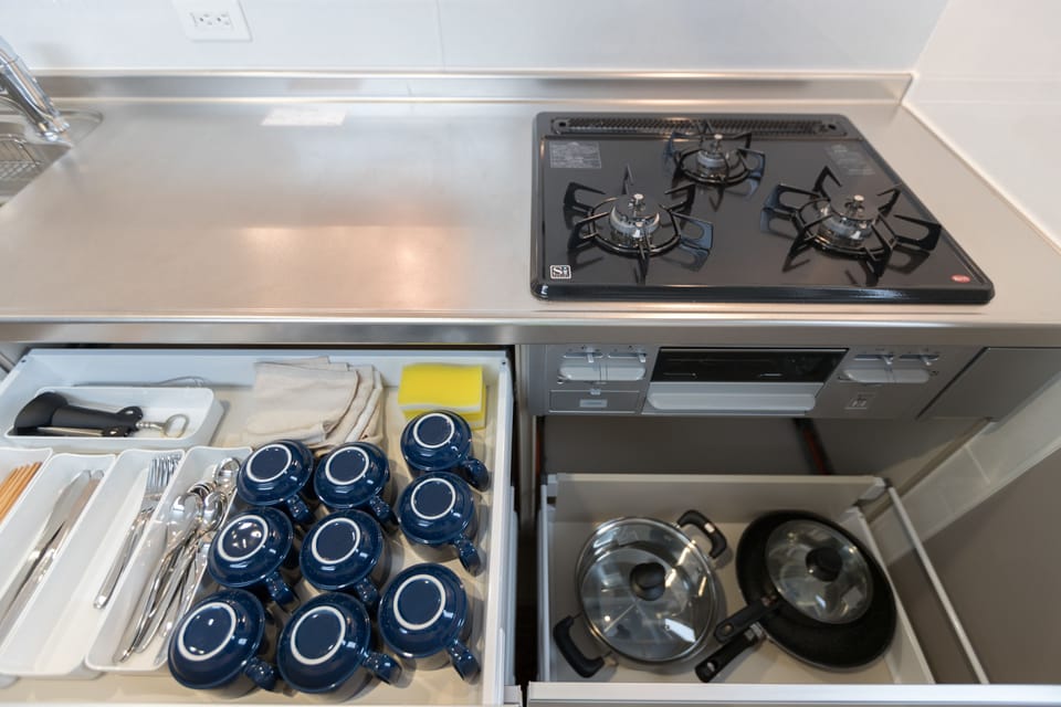 Holiday home | Private kitchen | Fridge, microwave, stovetop, electric kettle