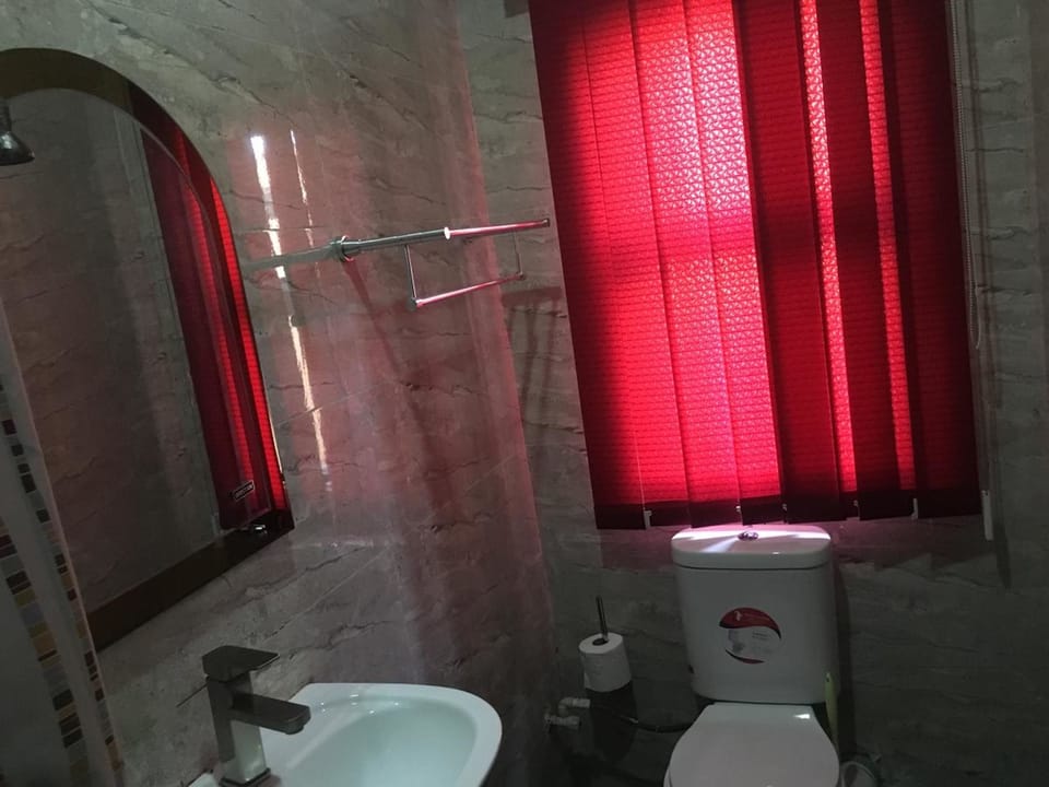 Shower, rainfall showerhead, towels