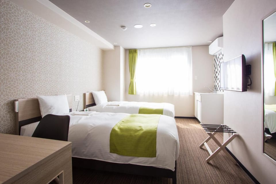 Soundproofing, free WiFi, bed sheets