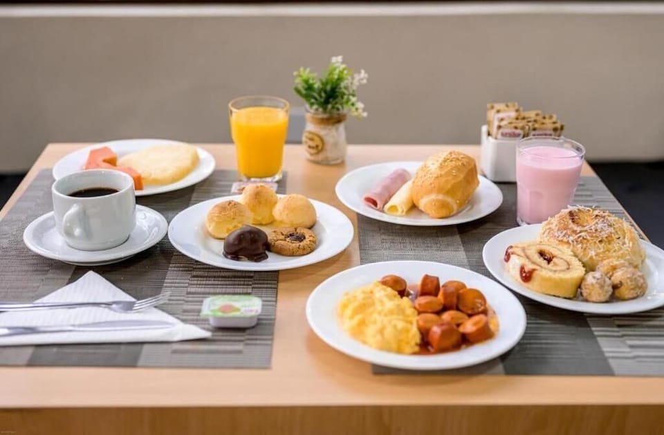 Daily buffet breakfast for a fee