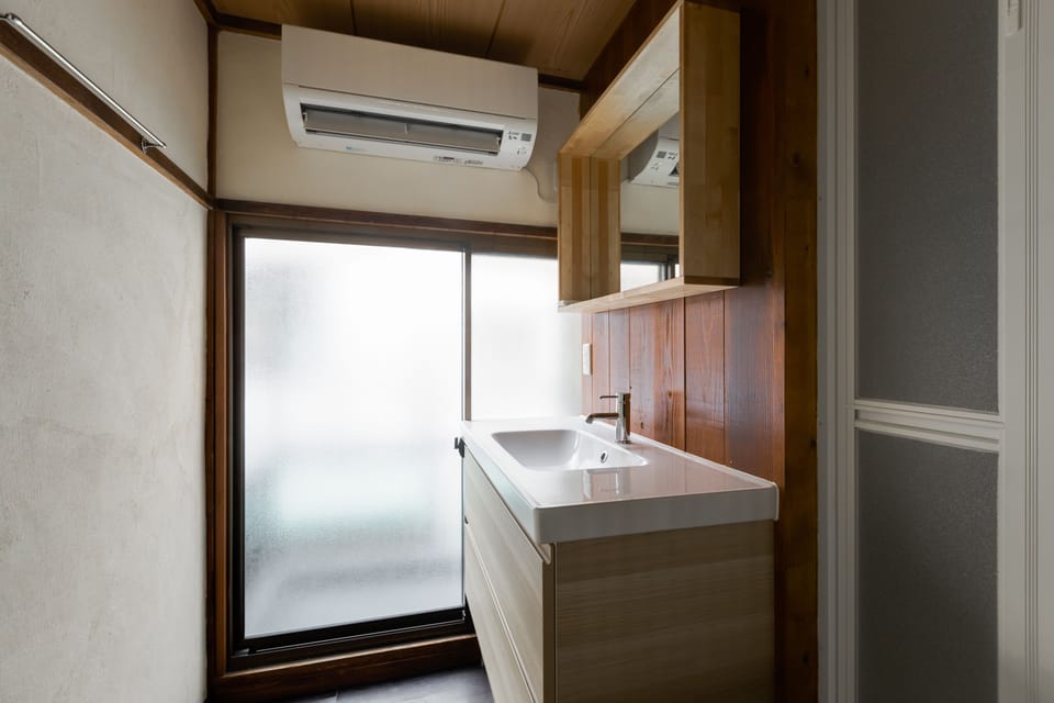 Private Vacation Home | Bathroom sink