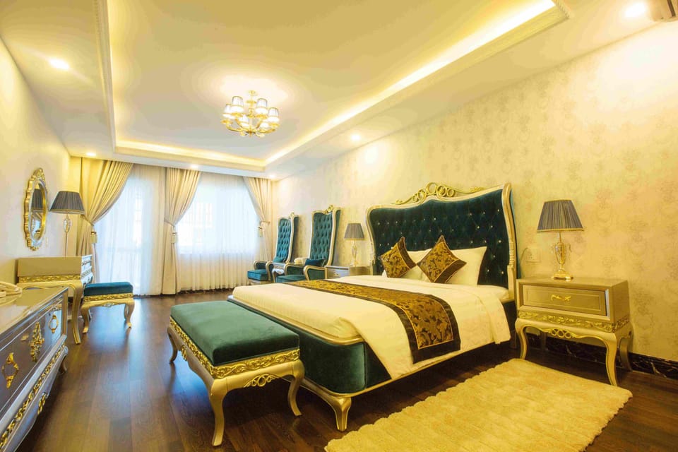 VIP Double Room | Minibar, in-room safe, desk, blackout drapes