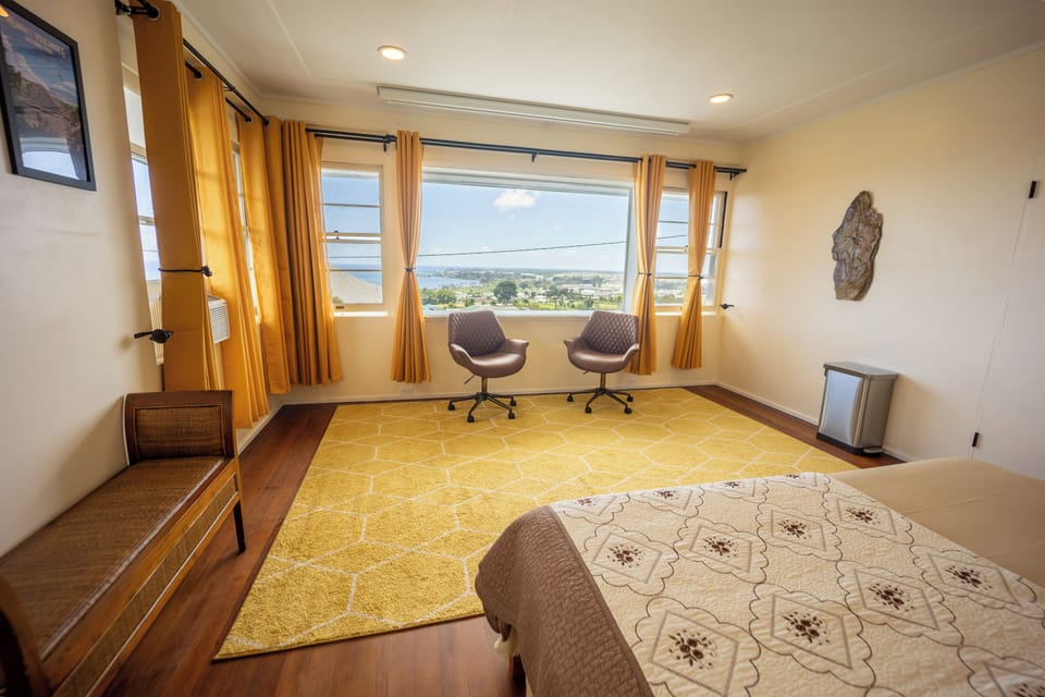 Classic Suite, 1 King Bed, Non Smoking | Individually decorated, individually furnished, desk, free WiFi