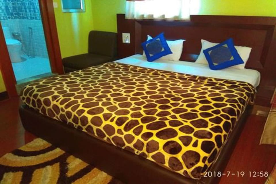 Deluxe Double or Twin Room, Non Smoking | Desk, free WiFi