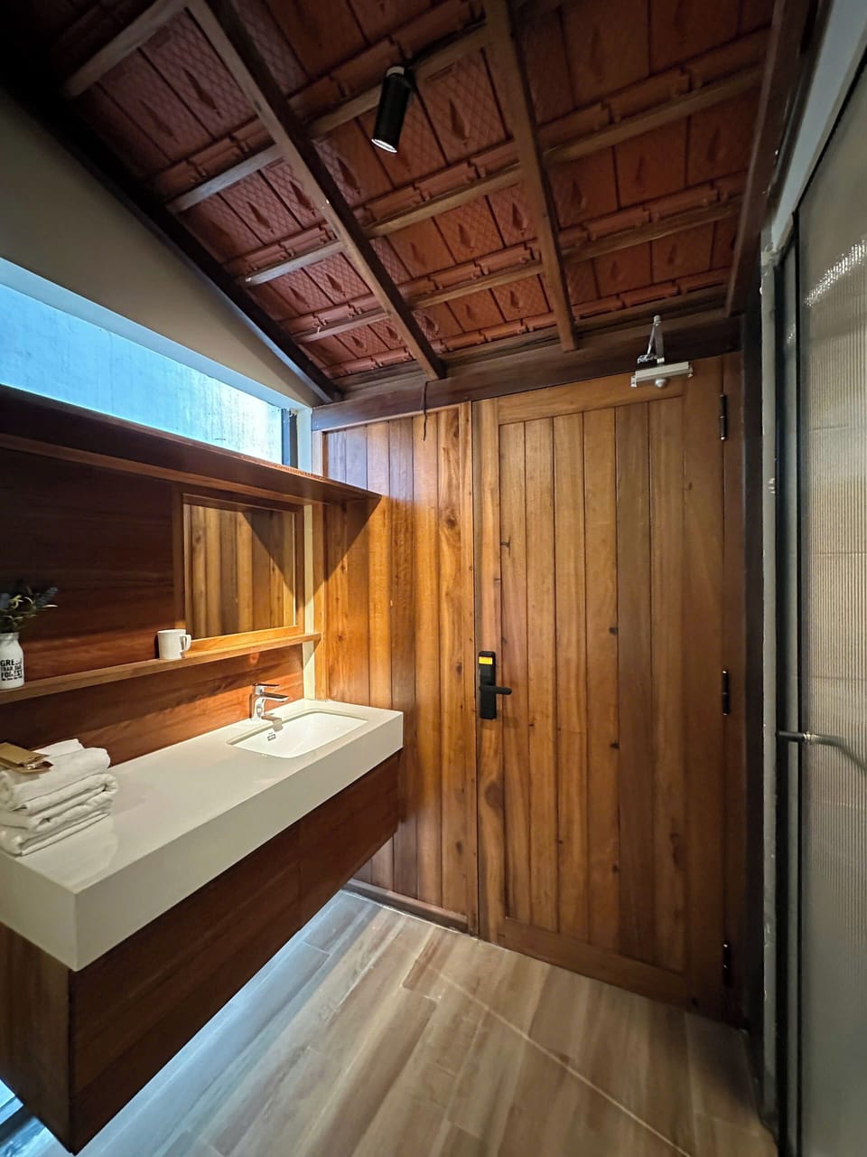 Economy Room | Premium bedding, pillowtop beds, desk, laptop workspace