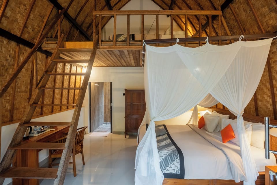 Family Room | Minibar, desk, laptop workspace, free WiFi