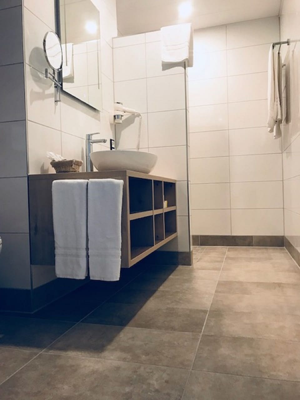 Junior Suite, 1 Double Bed with Sofa bed, Non Smoking, Refrigerator | Bathroom | Shower, rainfall showerhead, free toiletries, hair dryer