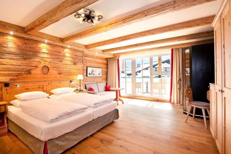 Junior Suite, Balcony, Mountain View | In-room safe, desk, soundproofing, free cribs/infant beds