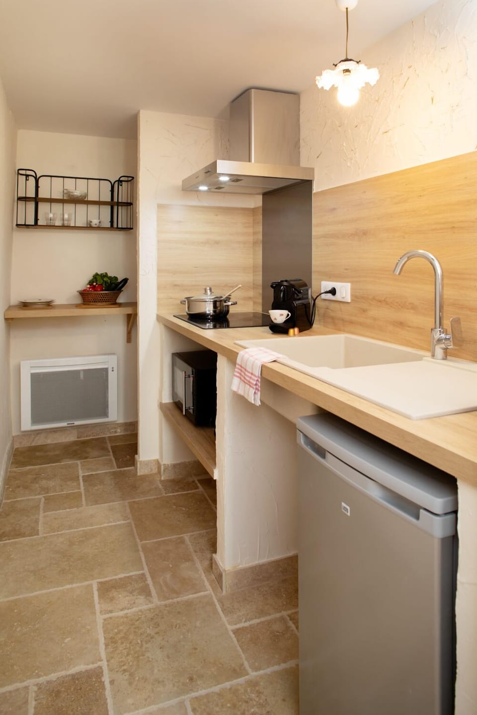 Double Room (Chambre Sylvie) | Private kitchenette | Espresso maker, coffee/tea maker, electric kettle