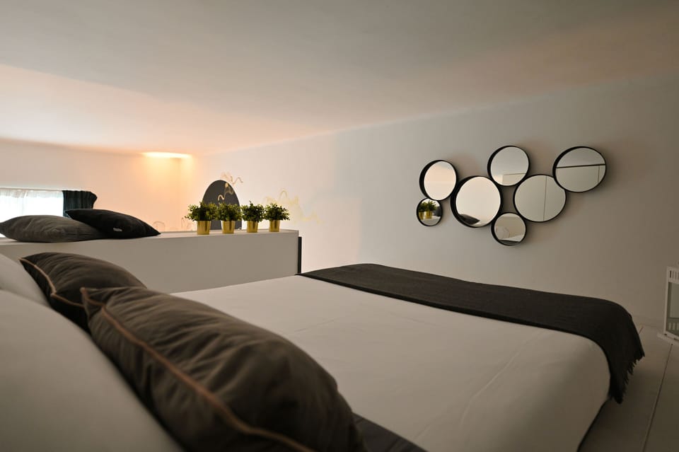 Deluxe Suite | Premium bedding, down comforters, desk, blackout drapes