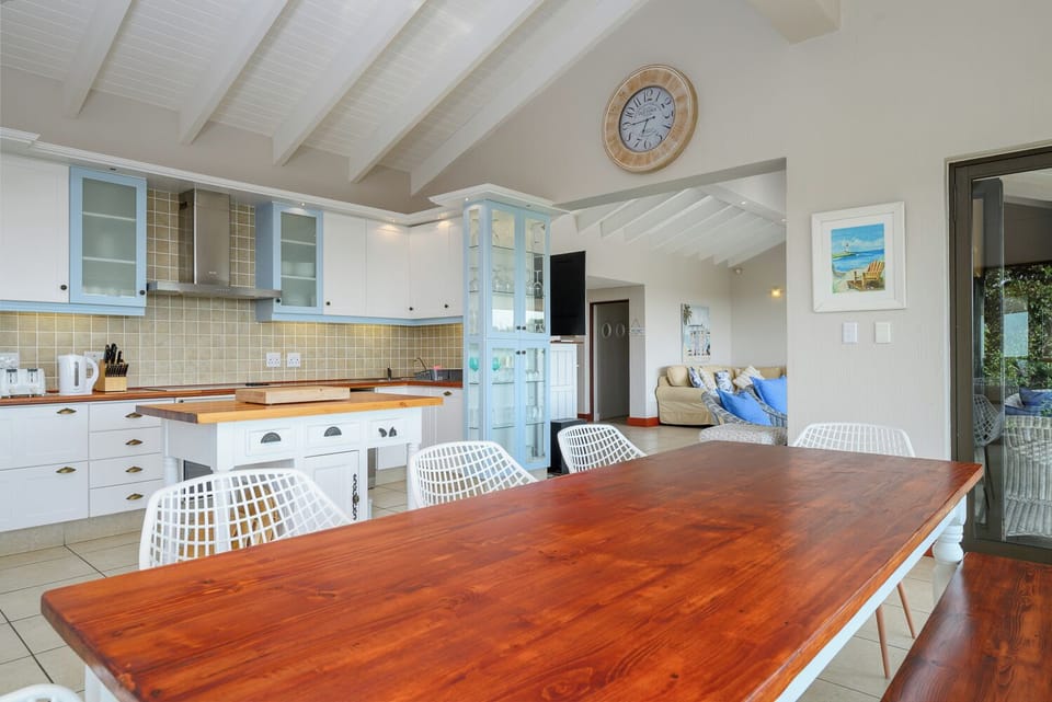 Luxury Villa | Private kitchen | Coffee/tea maker