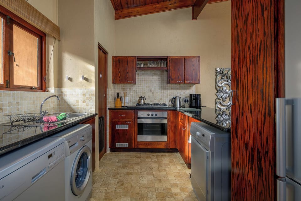 Standard Villa, 3 Bedrooms | Private kitchen | Toaster