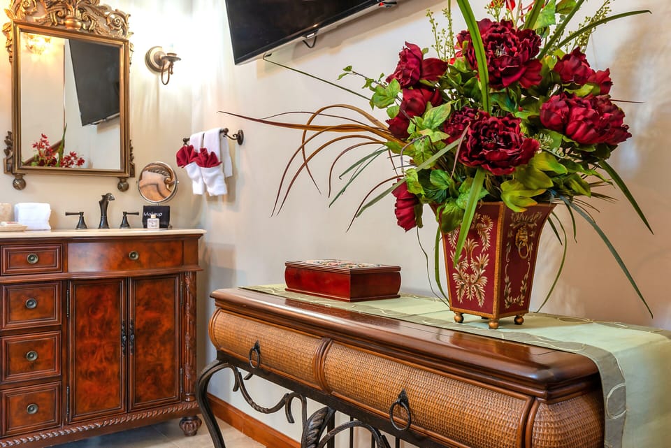 Superior Suite, 1 King Bed with Sofa bed, Refrigerator & Microwave | Egyptian cotton sheets, premium bedding, down comforters