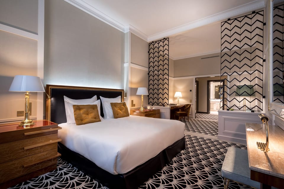 Deluxe Suite | Egyptian cotton sheets, premium bedding, pillowtop beds, minibar