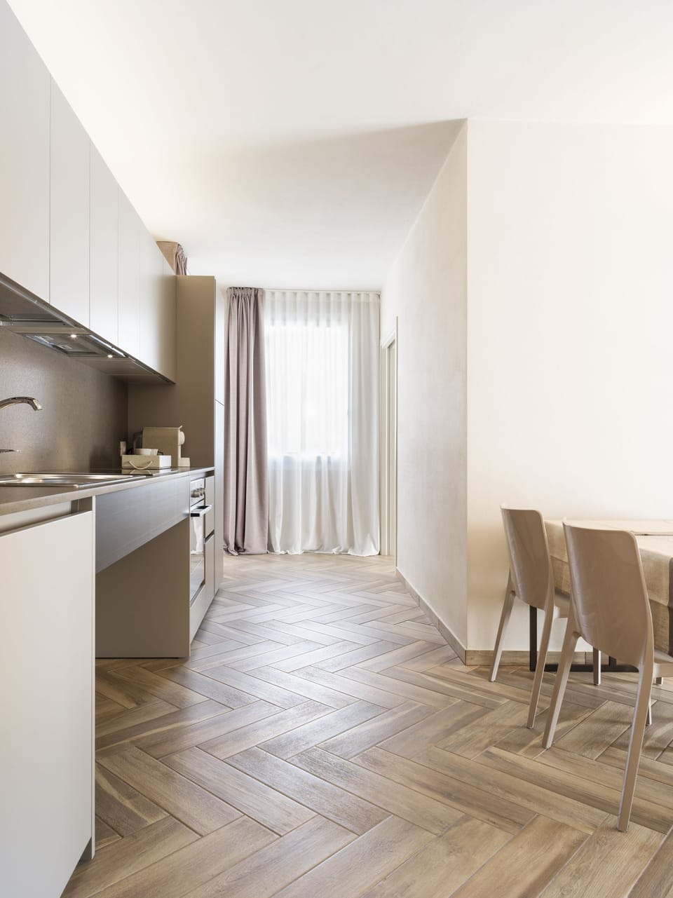 Superior Apartment, 2 Bedrooms, Accessible, Lake View | Private kitchen | Cookware/dishes/utensils