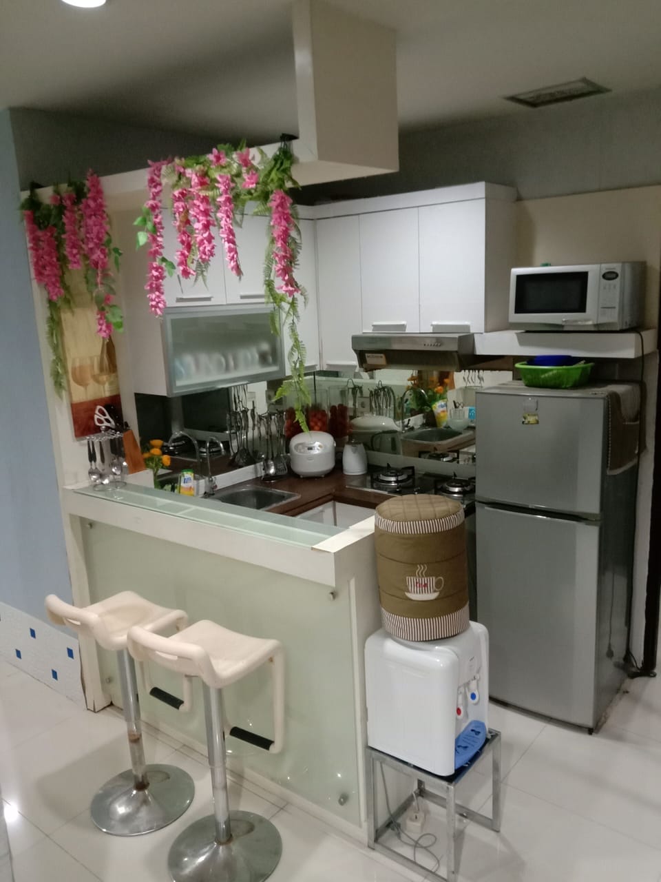 Family Apartment, 3 Bedrooms, Patio | Private kitchen | Fridge, microwave, stovetop, rice cooker
