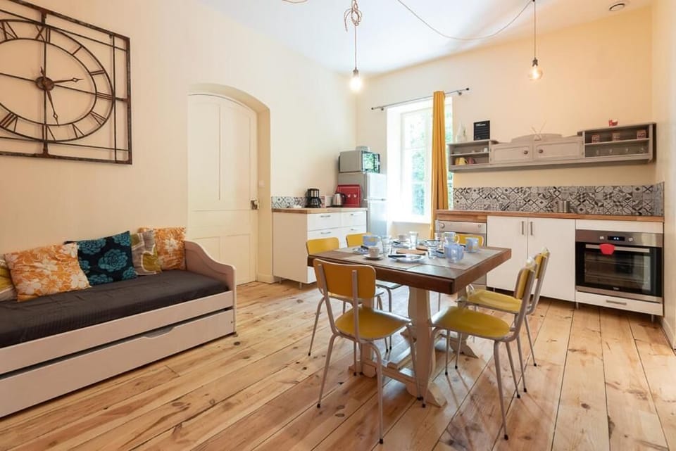 Koi Cottage, Balcony, Garden View | Private kitchen