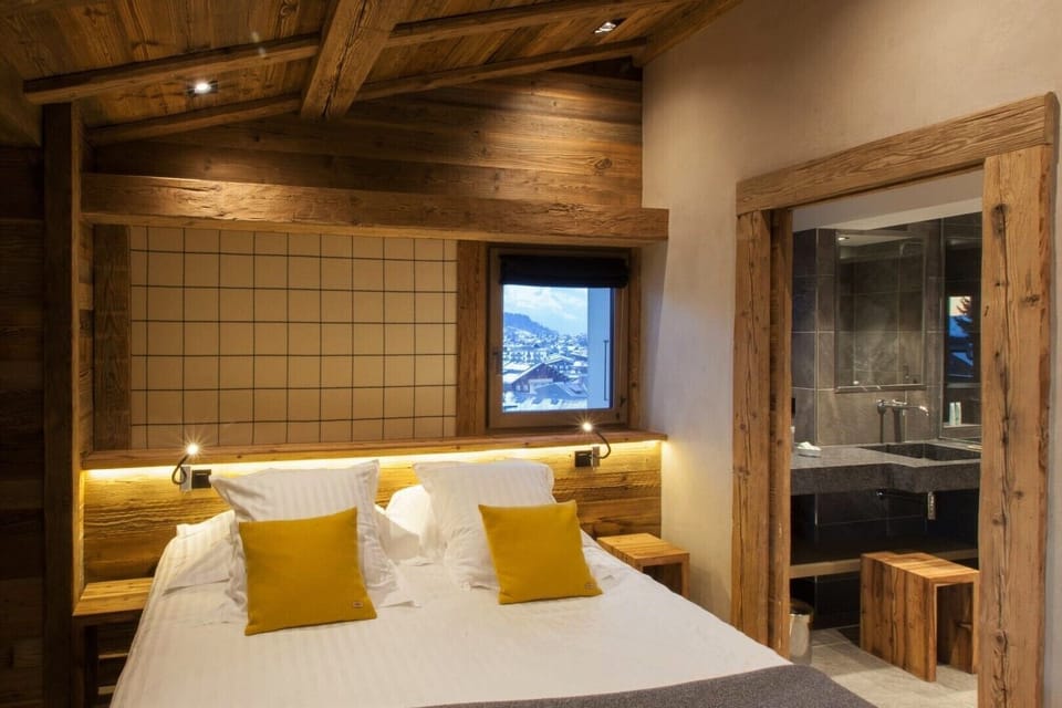 Comfort Room | Premium bedding, in-room safe, desk, blackout drapes