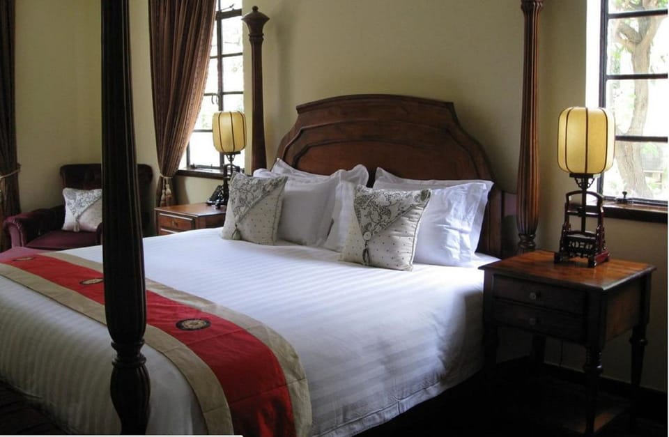 Junior Suite | Minibar, desk, laptop workspace, blackout drapes