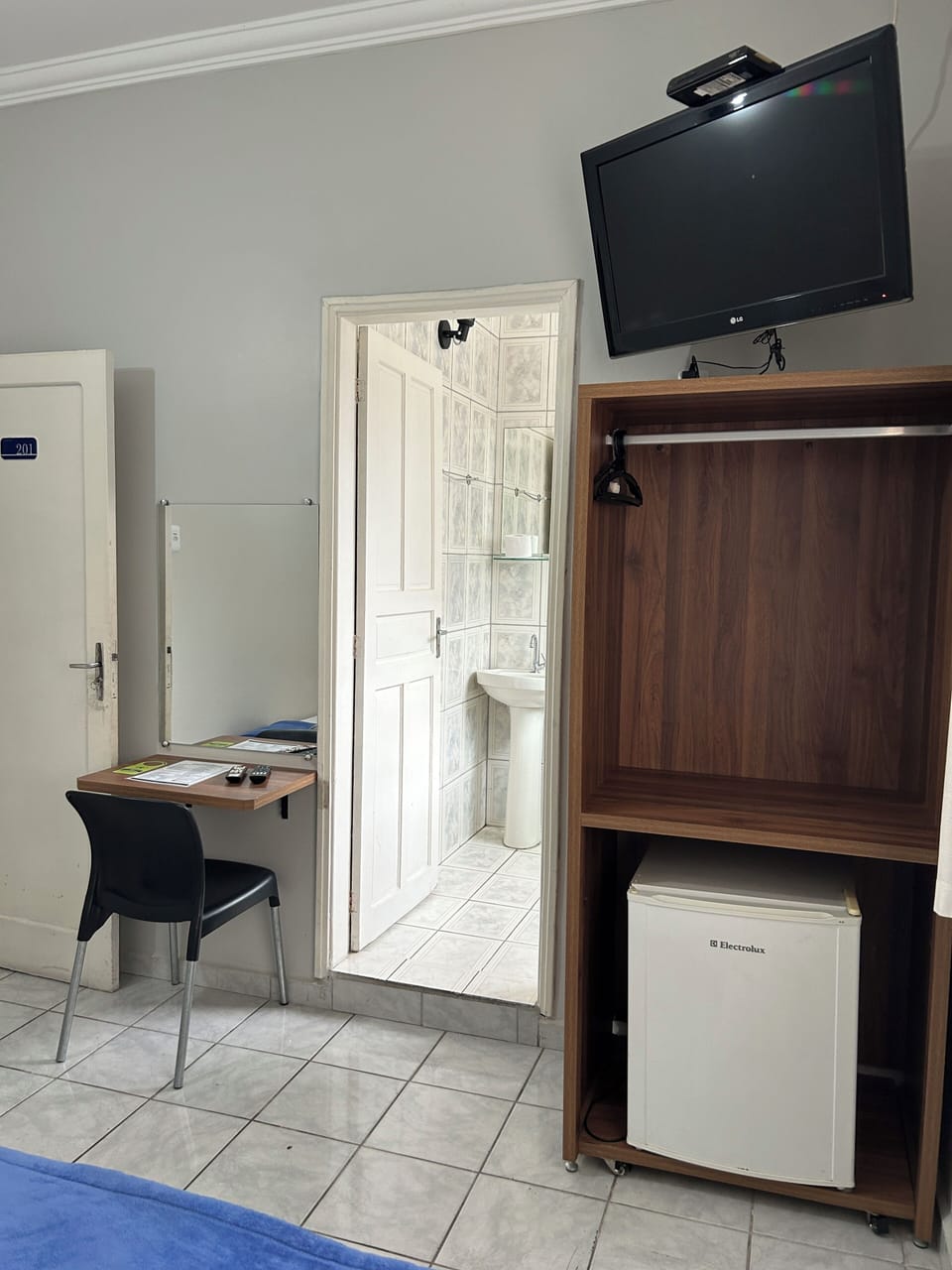Triple Room | WiFi (free), bed sheets