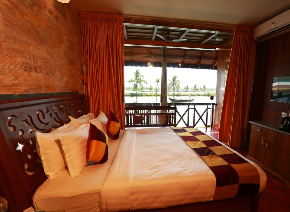 Deluxe Room | Soundproofing, rollaway beds, free WiFi, bed sheets