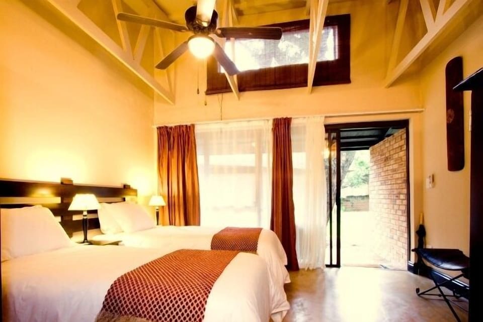Premium bedding, in-room safe, soundproofing