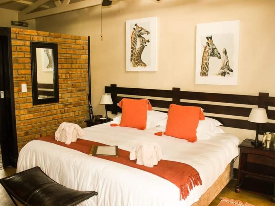 Premium bedding, in-room safe, soundproofing