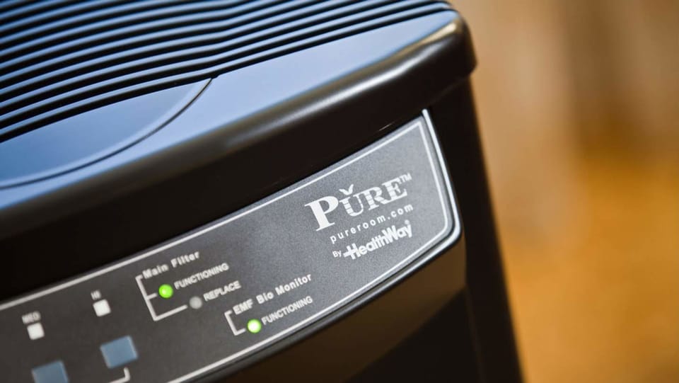 Room, 1 King Bed, Accessible (Communicaitons, Allergen Treated) | Pillowtop beds, in-room safe, desk, laptop workspace