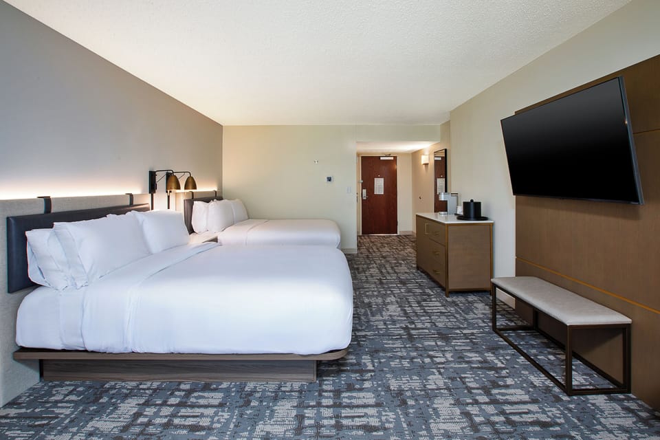 Pillowtop beds, in-room safe, desk, laptop workspace