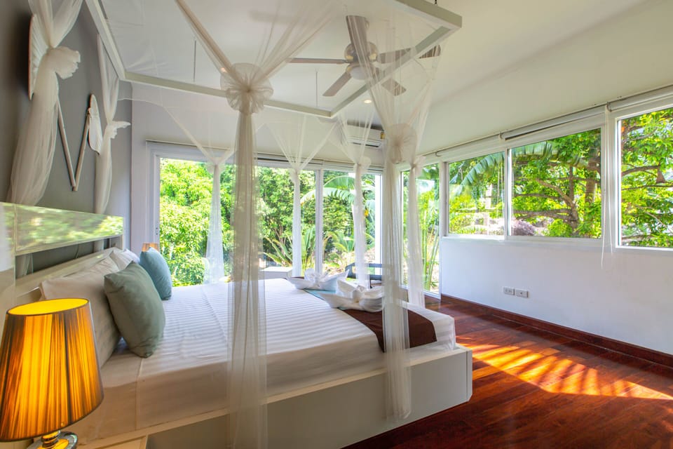 Beach Villa Phangan 5 Bedrooms | In-room safe, desk, blackout drapes, free WiFi