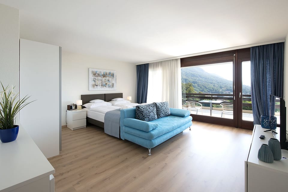 Comfort Studio, Lakeside | Premium bedding, down comforters, individually furnished