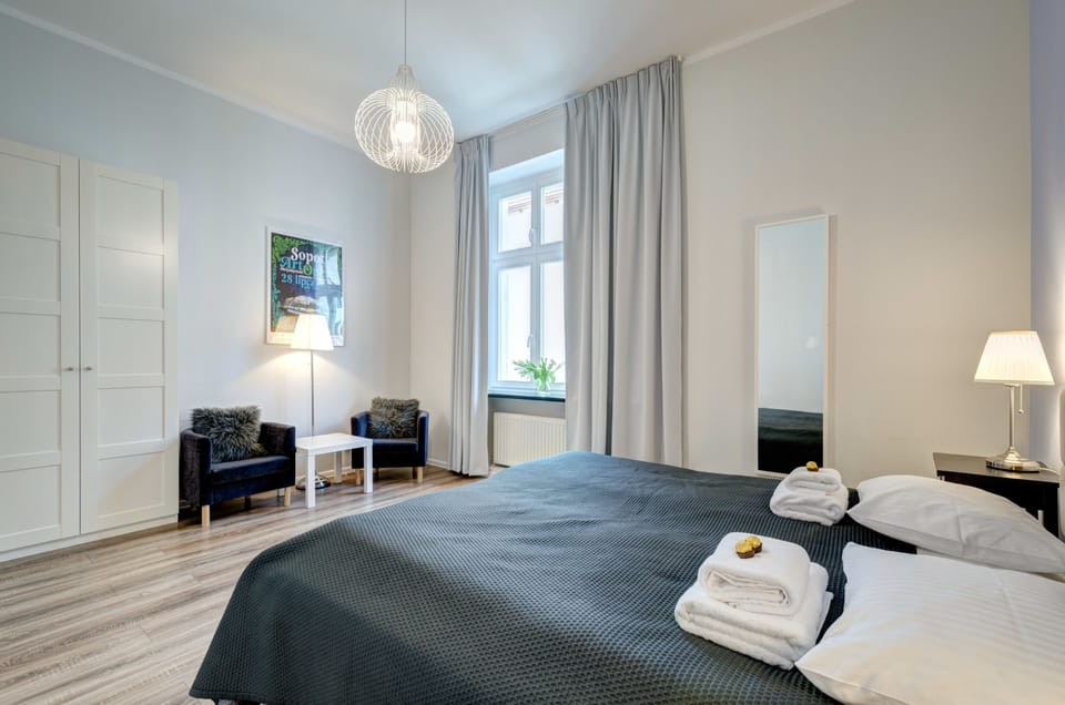 Deluxe Apartment (10 occupants ) | 3 bedrooms, premium bedding, individually decorated