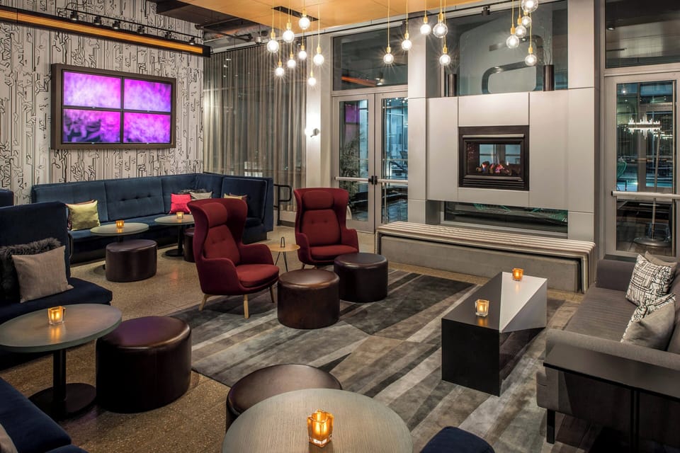 Lobby lounge