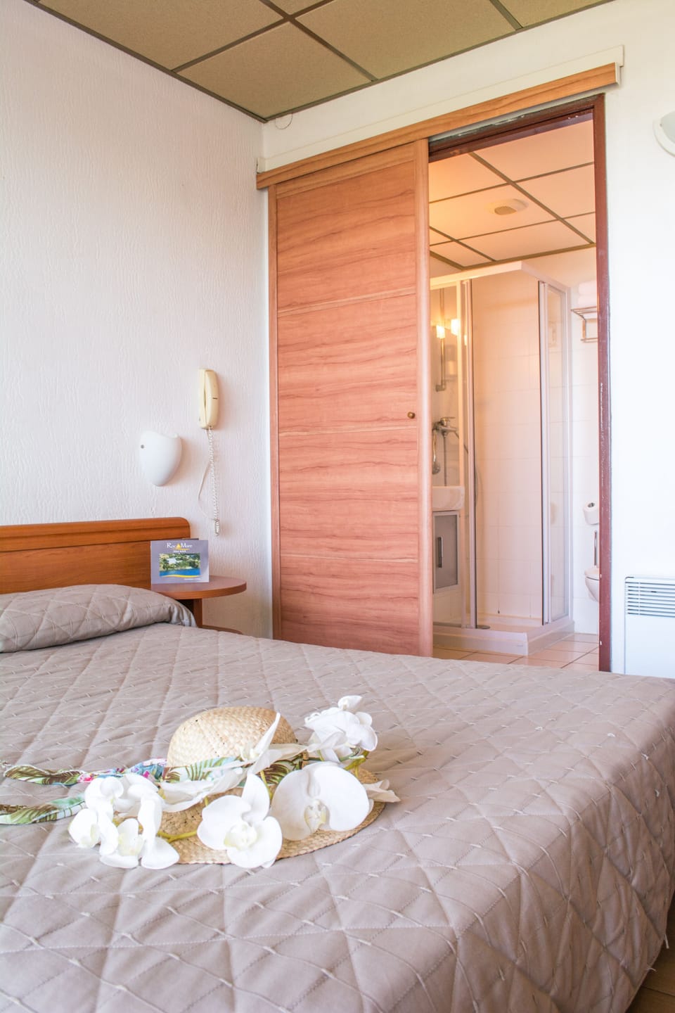 Classic Room, 1 Double or 2 Twin Beds, Garden View | In-room safe, free WiFi, bed sheets