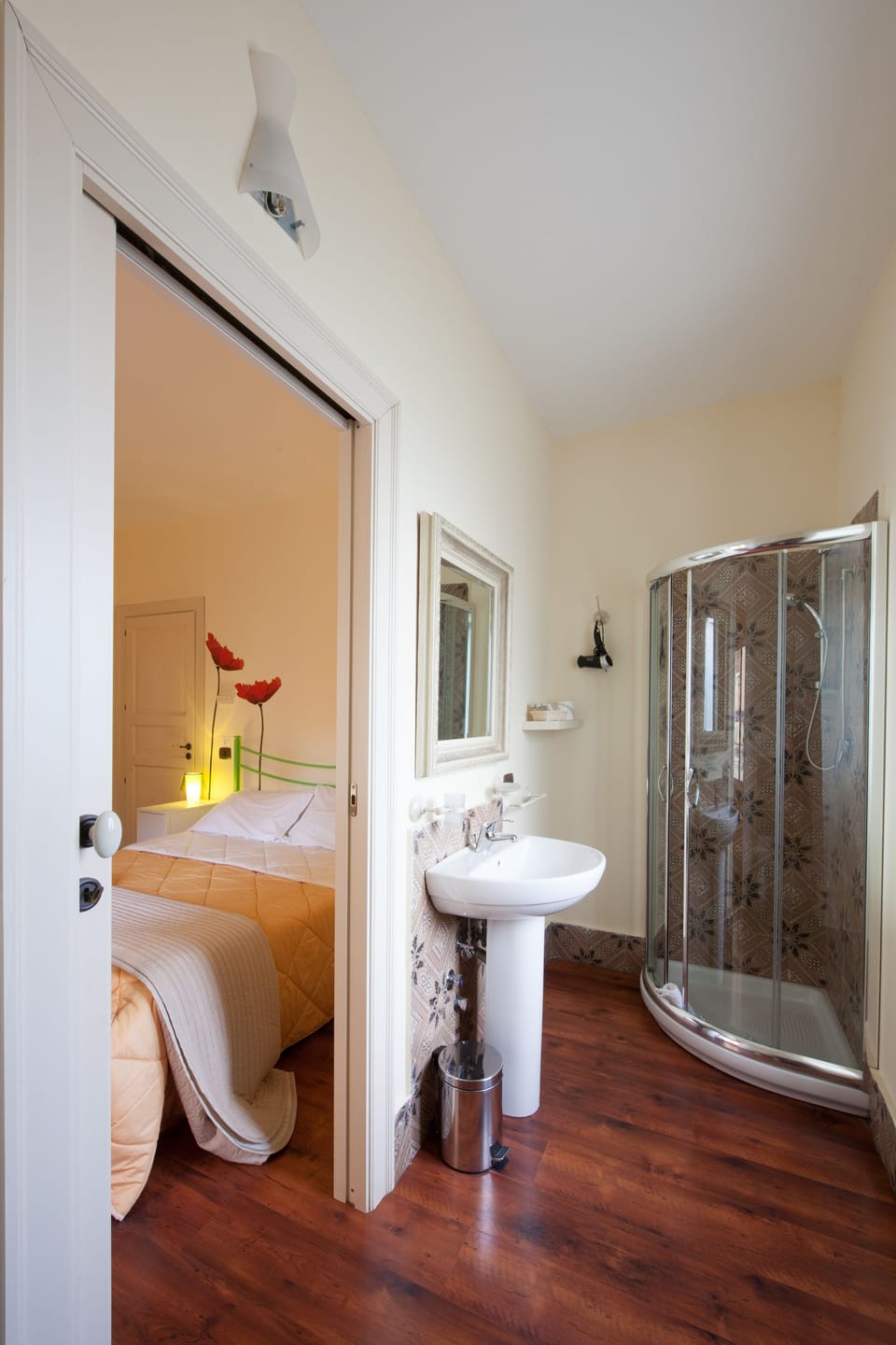 Basic Double Room | Bathroom | Towels