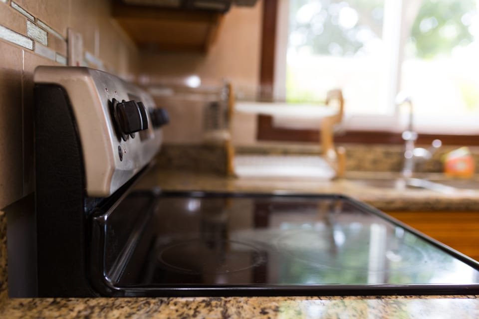 City Apartment, 2 Bedrooms | Private kitchen | Full-size fridge, microwave, oven, stovetop