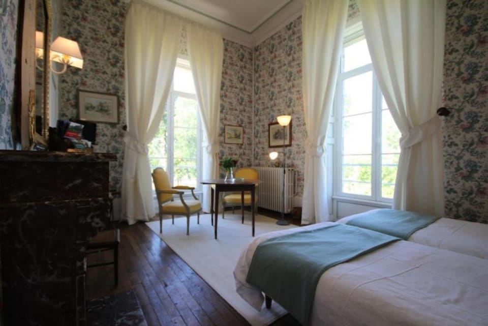 Comfort Double Room (Des Dunes) | In-room safe, individually decorated, individually furnished, desk