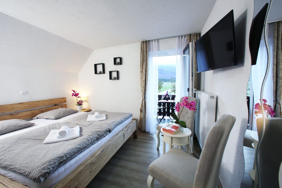 Double Room, Balcony | Free WiFi, bed sheets