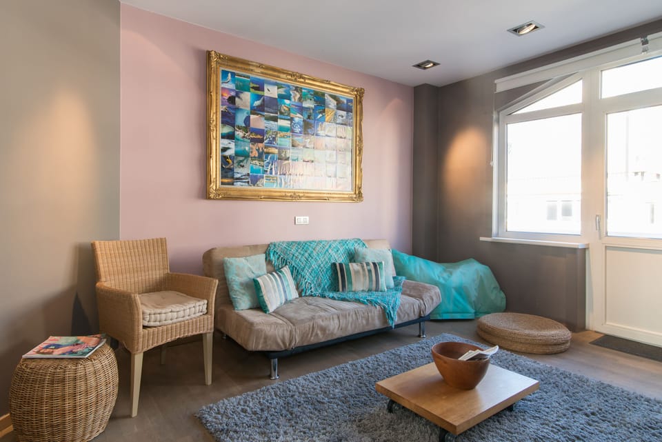 Comfort Apartment | Living room | Flat-screen TV