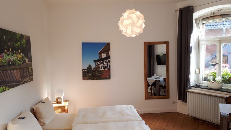 Condo, 6 Bedrooms | Desk, cribs/infant beds, rollaway beds, free WiFi
