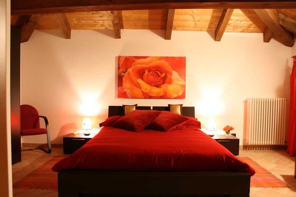 Suite (Freisa) | In-room safe, blackout drapes, cribs (free), WiFi (free)