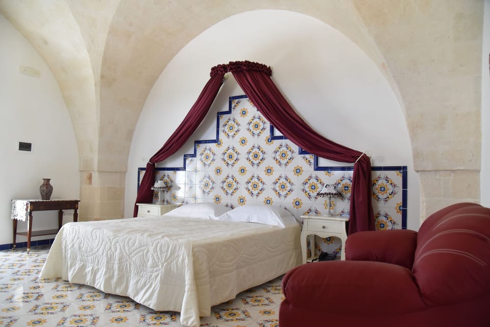 Superior Studio Suite, 1 King Bed, Accessible | 1 bedroom, Frette Italian sheets, in-room safe, individually decorated
