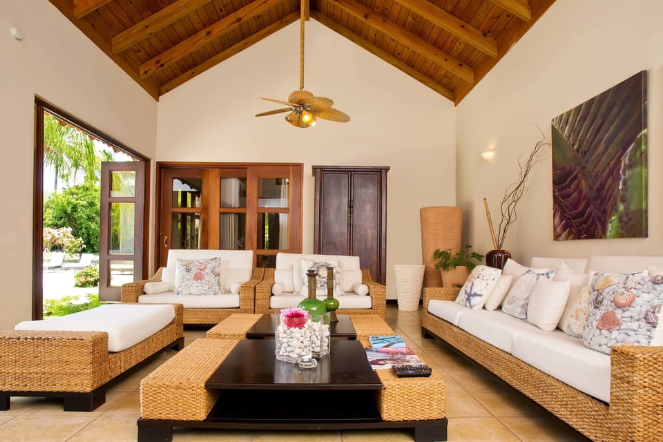 Villa, 1 King Bed, Non Smoking | Living room | LCD TV, DVD player