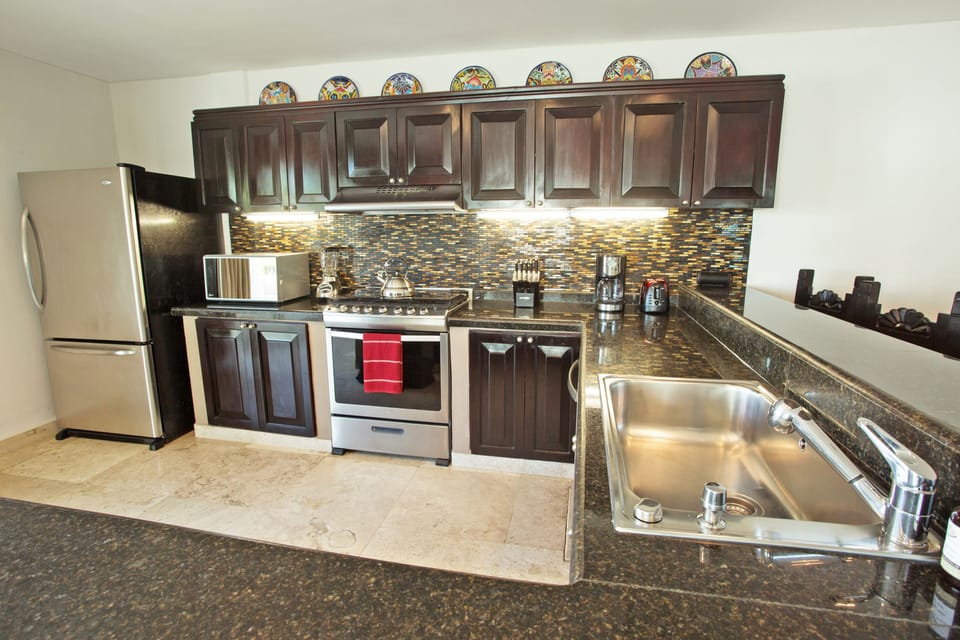 Villa, 5 Bedrooms | Private kitchen | Full-size fridge, microwave, oven, stovetop