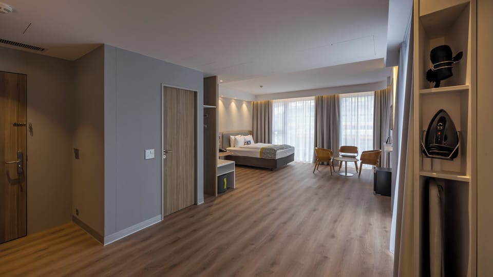 Blackout drapes, soundproofing, iron/ironing board, free WiFi